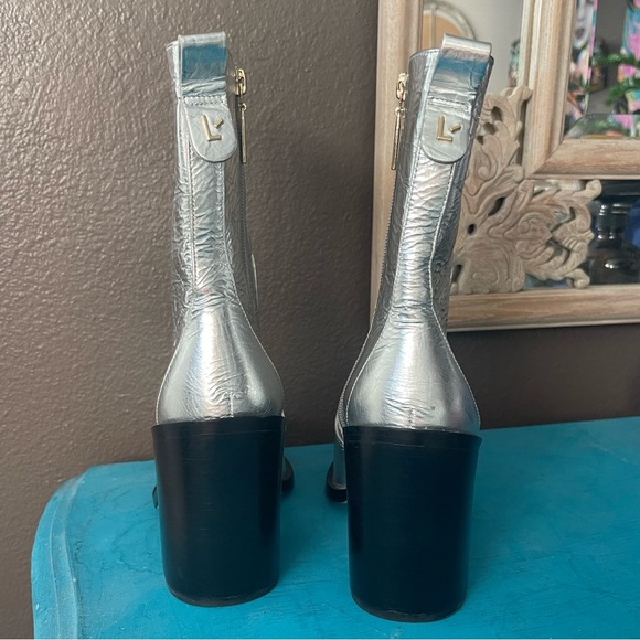 Larroude James Crinkled Silver Metallic Block Heeled Boots Zip Up sz 9 NWOT NWOB - Picture 7 of 10